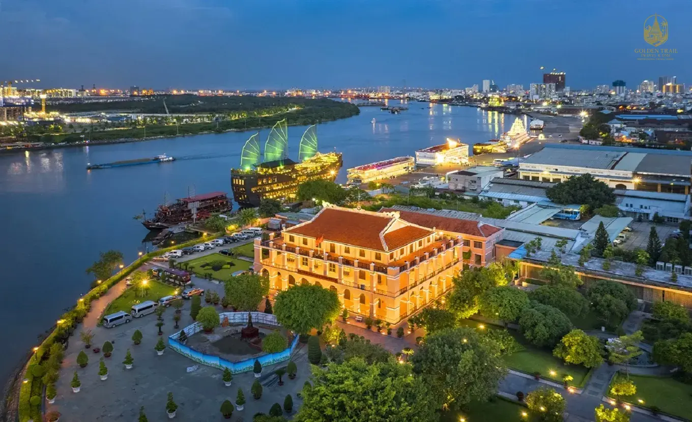 Vietnam Luxury Signature Tour 7 Days: Hanoi, Lan Ha Bay Cruise & Hoi An Elegance
